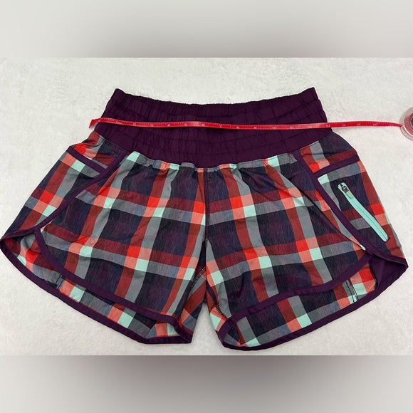 Lululemon size 8 Tracker Short II Wheezy Check Multi Heathered Berry Yum Yum Run - Picture 8 of 11
